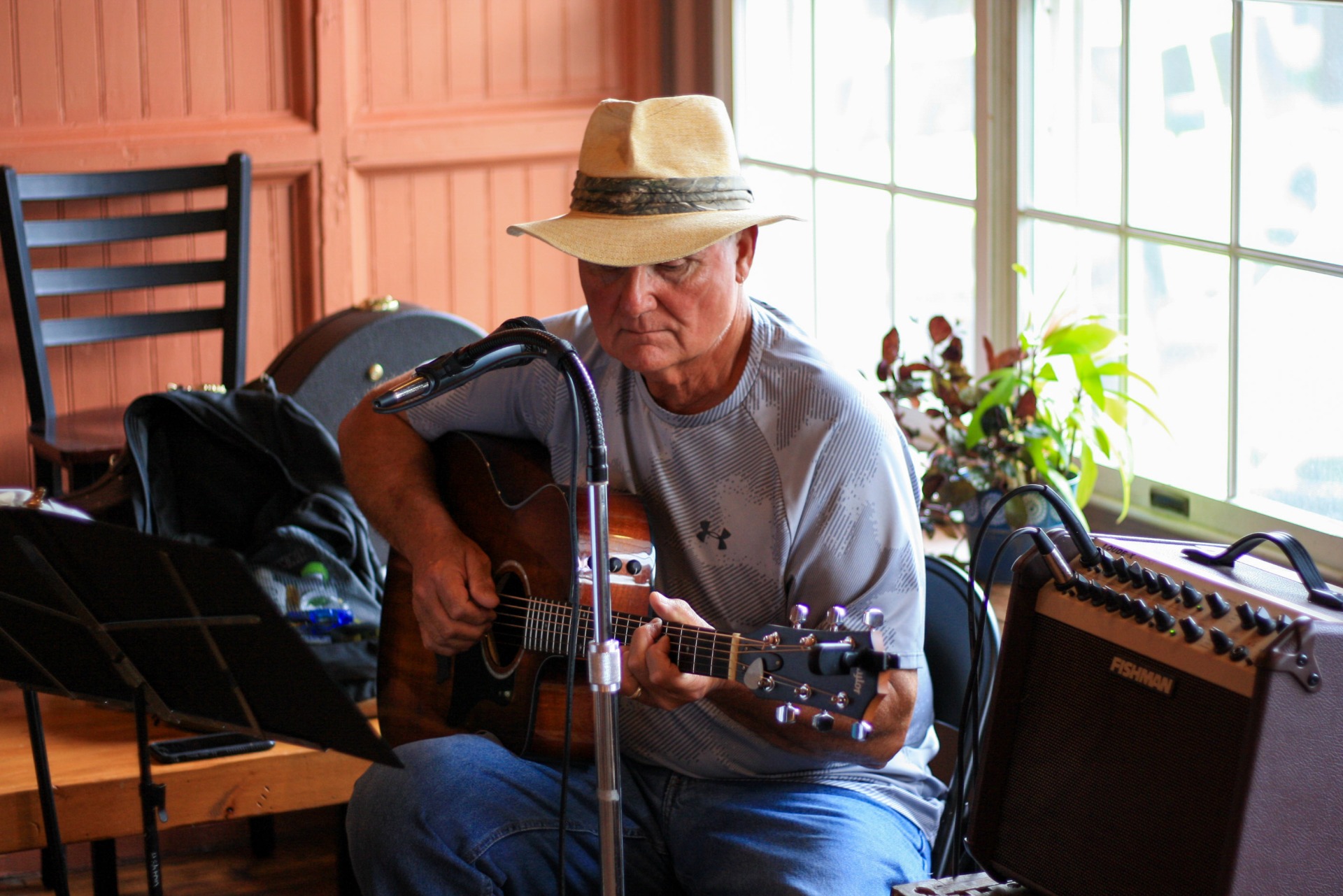 Acoustic Friday with Tom Blew