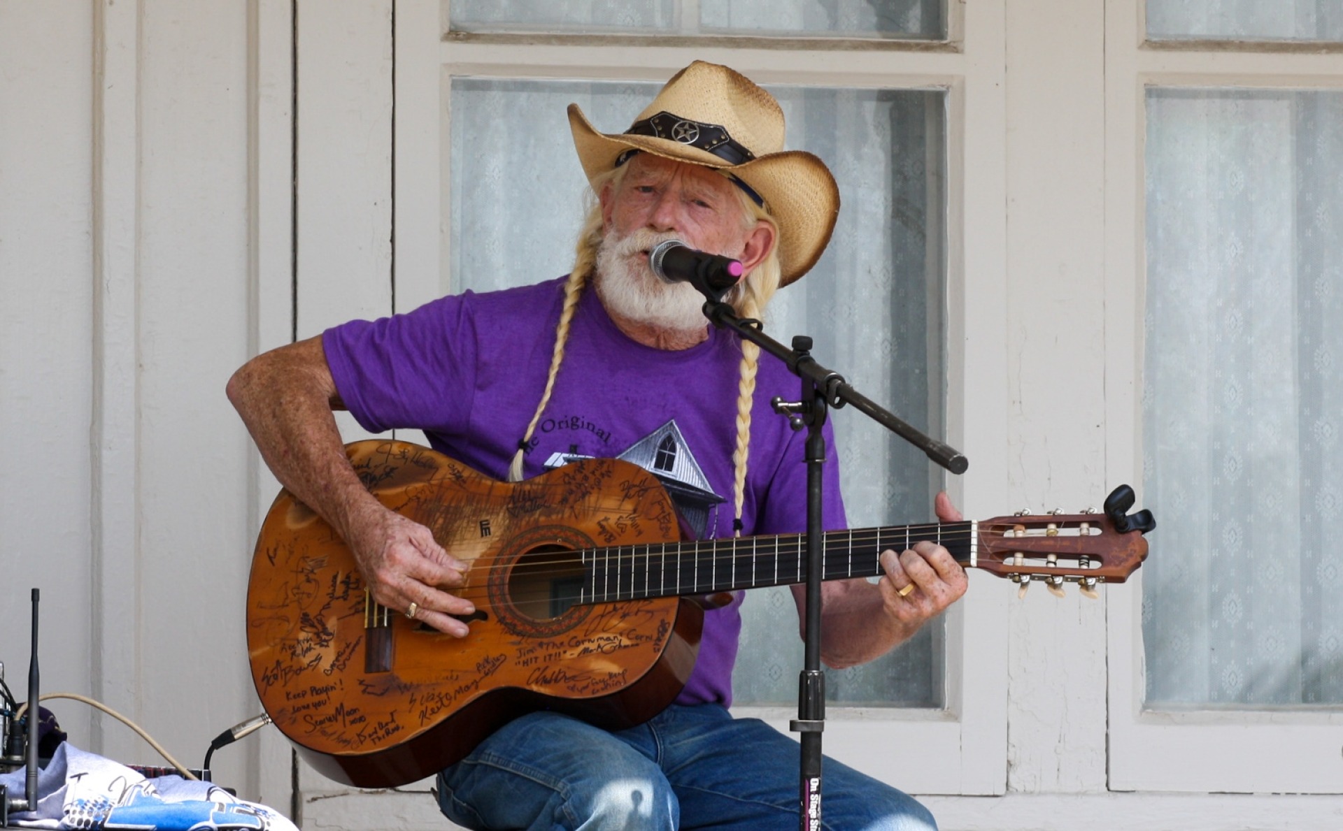 Wild Bill Willie w/ Jennifer Handling & Revolution